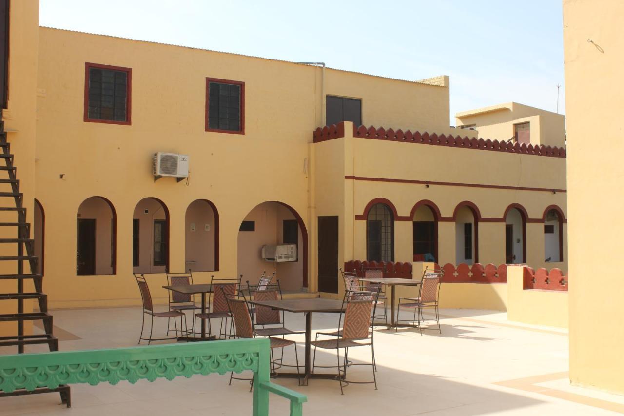 Sankhu Niwas Hotel Bikaner Bagian luar foto
